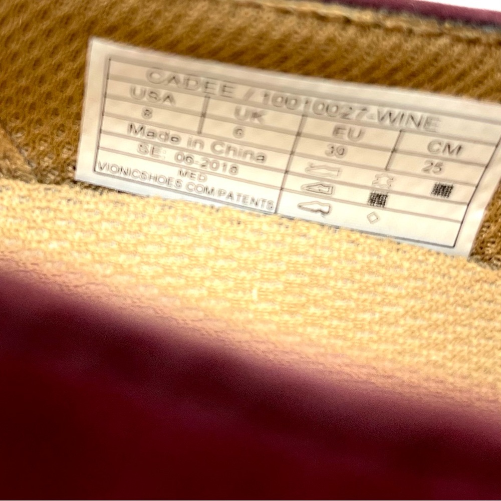 Vionic Walking Shoe - image 7